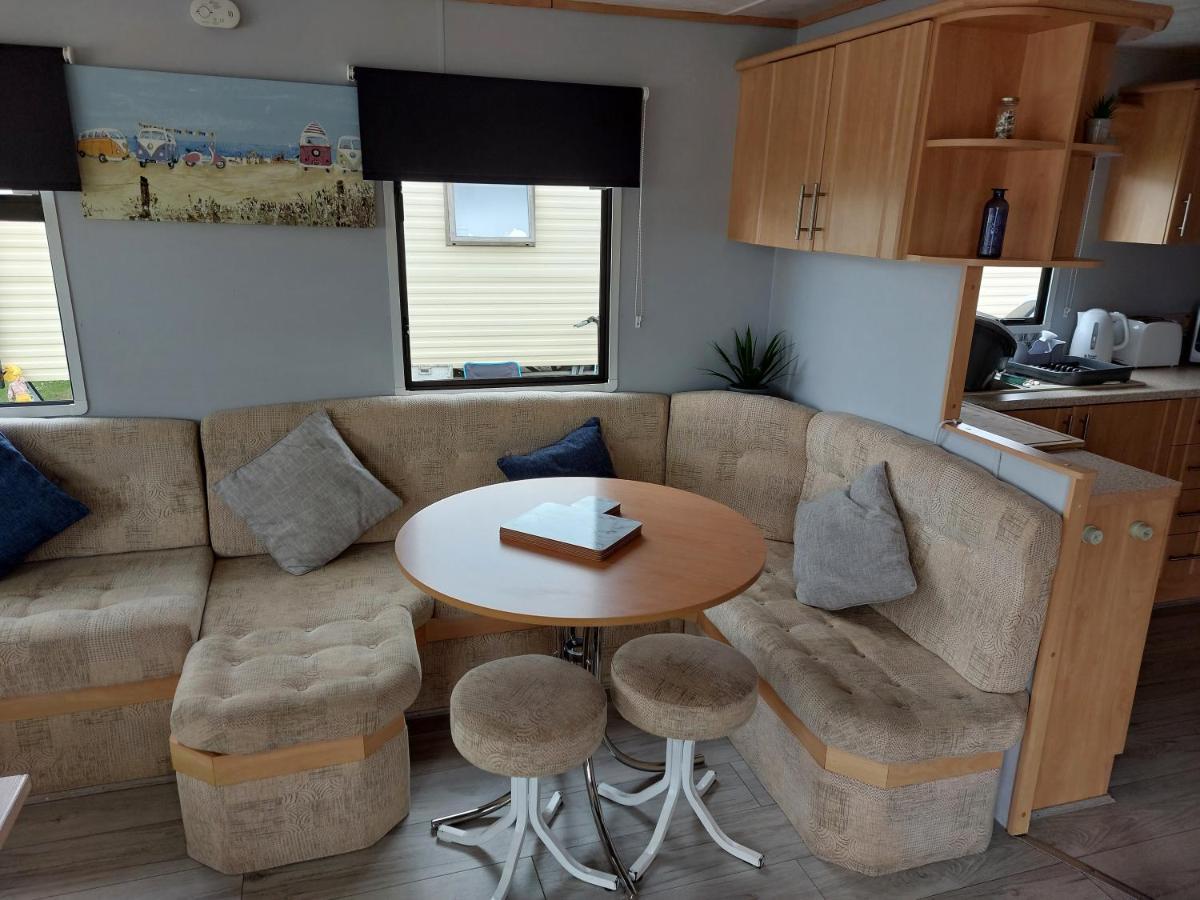 Above & Beyond Caravans 拉尔 外观 照片
